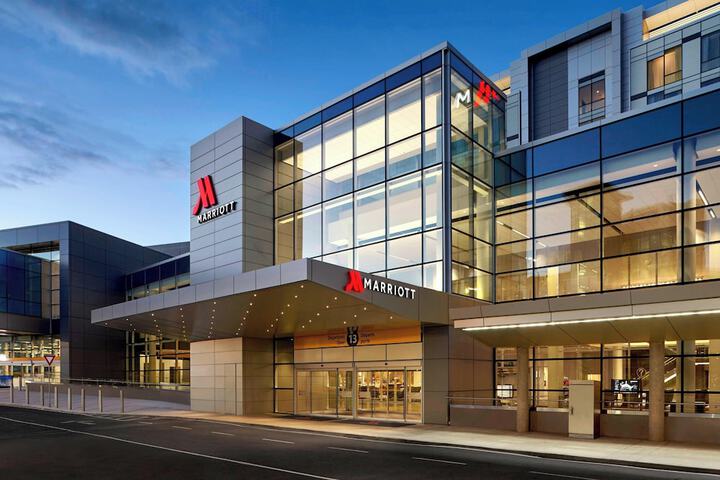 Calgary Airport Marriott In-Terminal Hotel