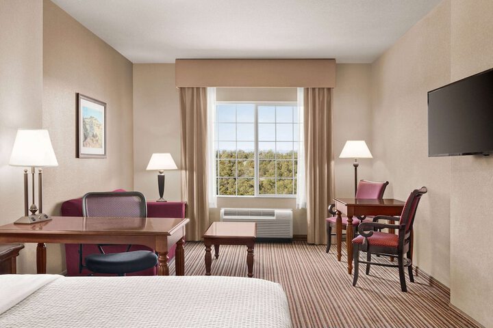 Room 35 of 62