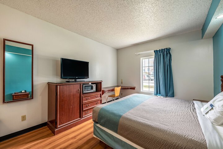 Room 21 of 33