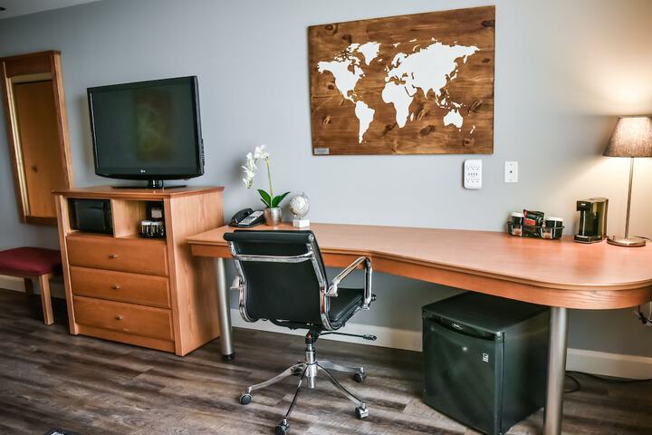 Room 7 of 32