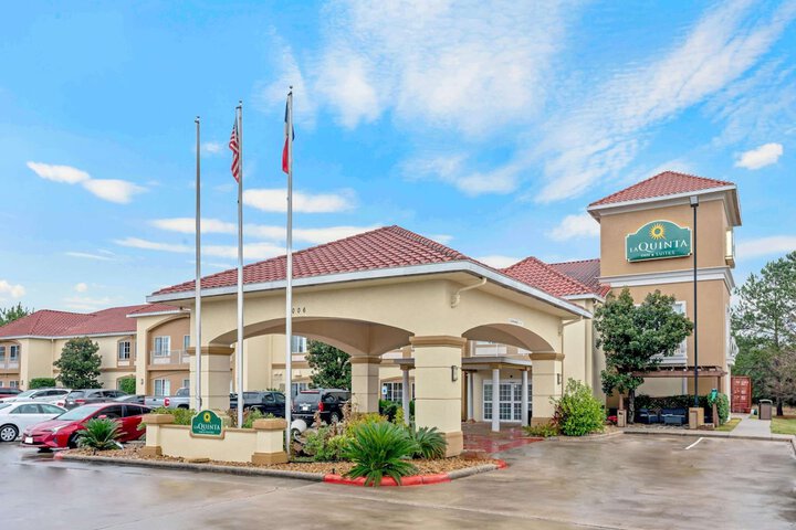 La Quinta Inn & Suites by Wyndham Conroe