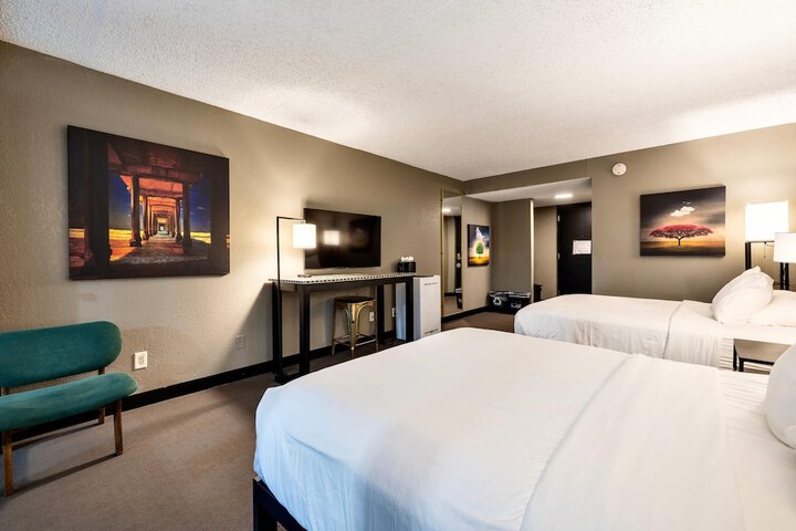 The Highlander Hotel Iowa City an Ascend Collection Hotel