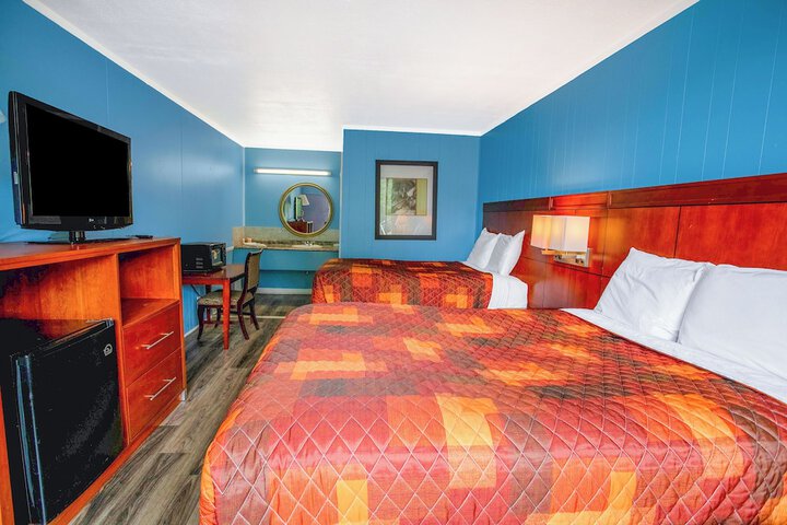 Room 9 of 39