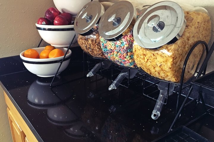 Breakfast/Coffee Service 76 of 90