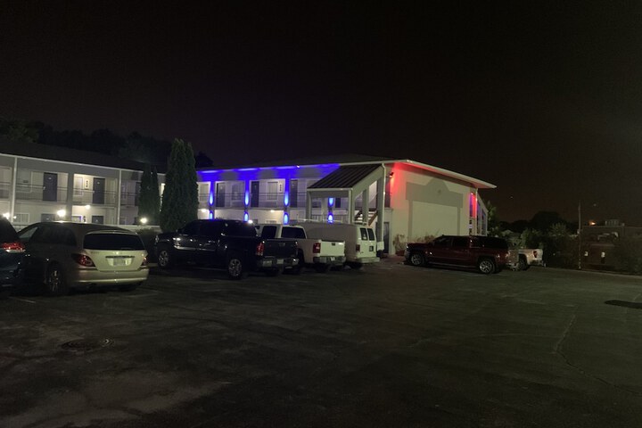 Hotel 4 of 33