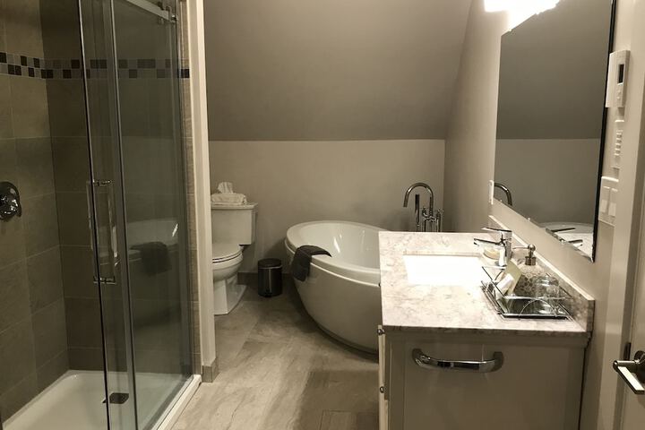 Room 44 of 74