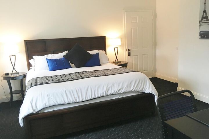 Room 25 of 37