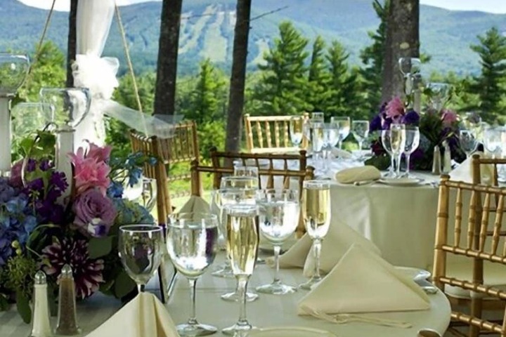 The White Mountain Hotel & Resort
