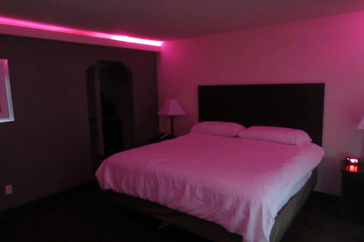 Room 16 of 27