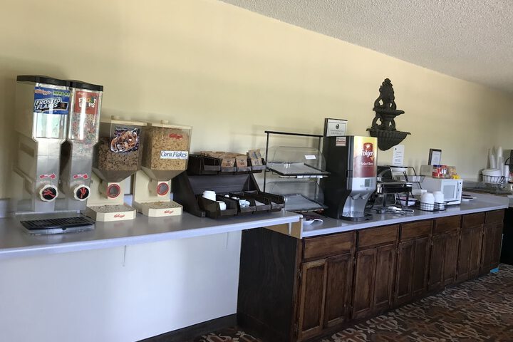 Breakfast/Coffee Service 44 of 46