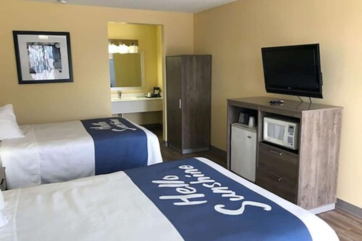 Room 17 of 20