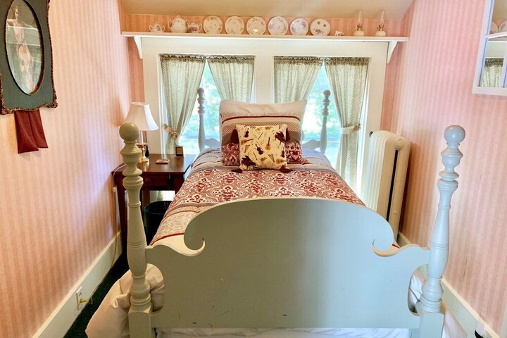 Room 12 of 29