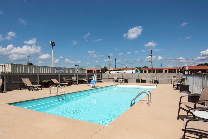 Pool 7 of 38