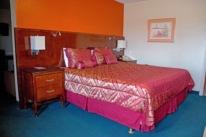 Room 13 of 24