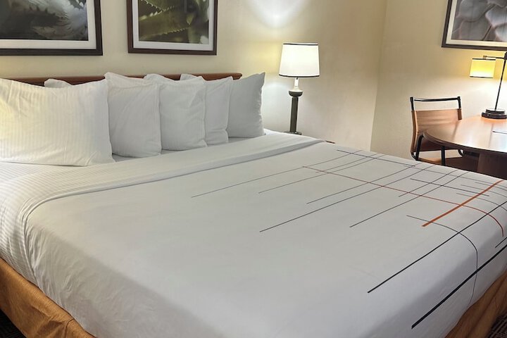 La Quinta Inn & Suites by Wyndham Sawgrass