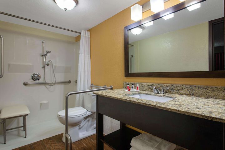 Room 15 of 44