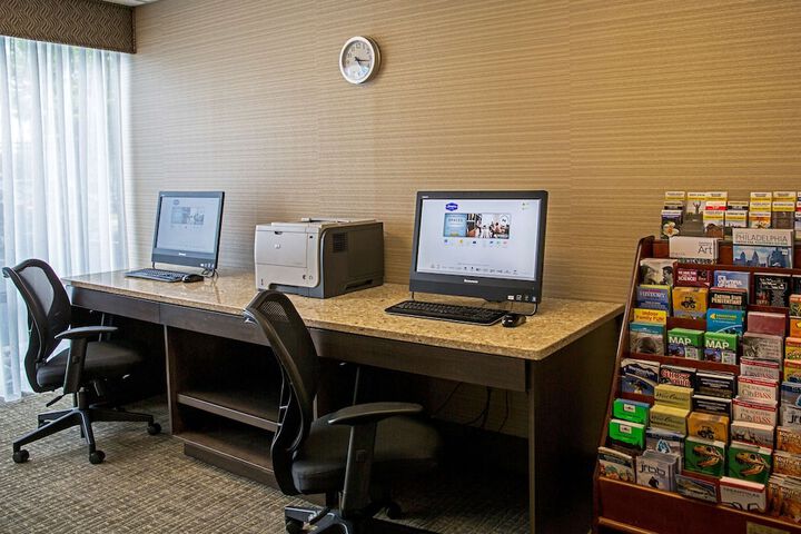 Business Center 40 of 42