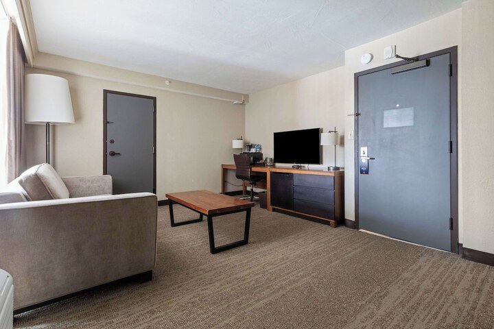 Room 53 of 85