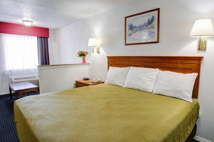 Room 10 of 39