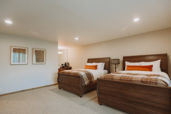 Room 70 of 109