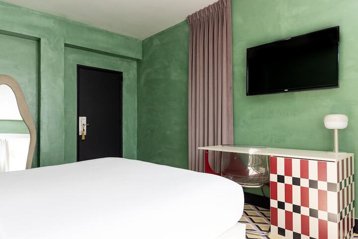 Room 71 of 88