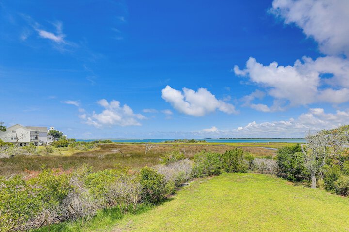 Waterfront Home w / Screened Porch & Sunsets
