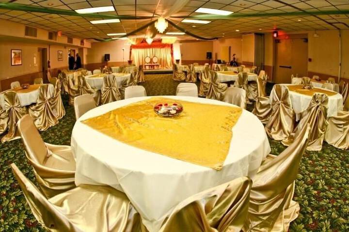 Ballroom/Hall 26 of 38