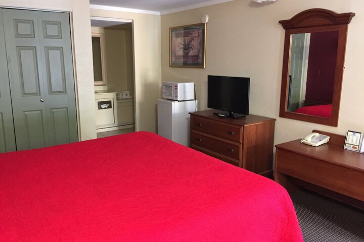 Room 10 of 13