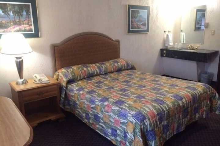 Room 9 of 26