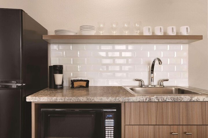 Country Inn & Suites by Radisson Shoreview-Mounds View, MN