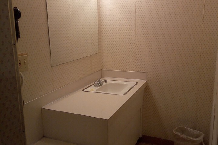Room 30 of 37