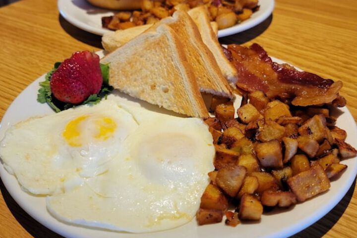 Breakfast/Coffee Service 72 of 80