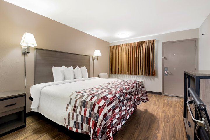 Room 13 of 38