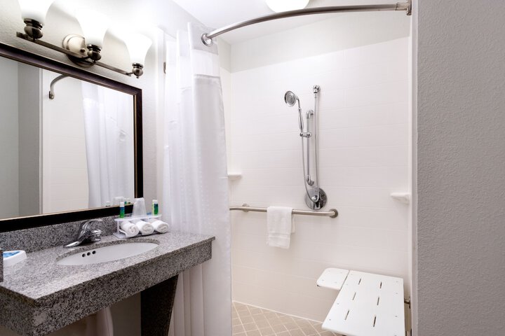 Room 15 of 26