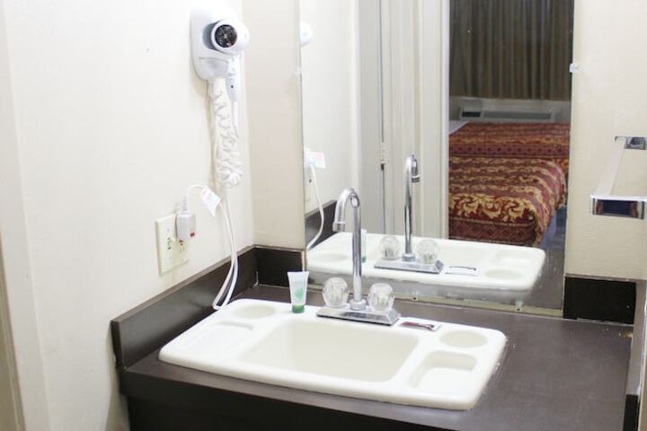 Room 16 of 24