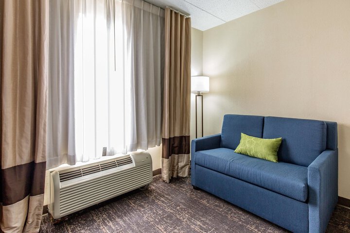 Room 12 of 18