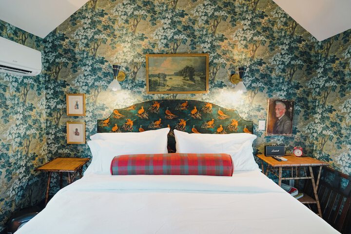 Room 9 of 23