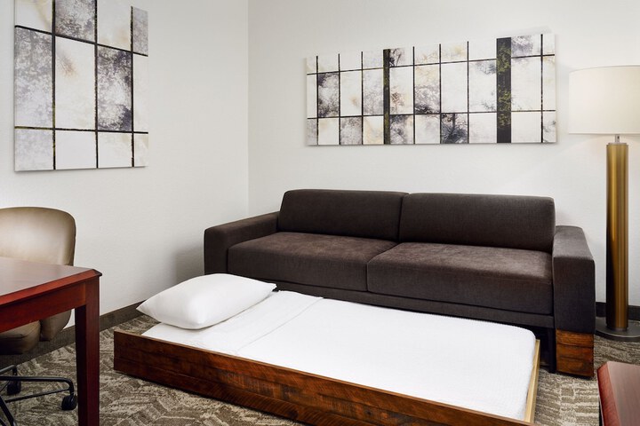 Room 16 of 37