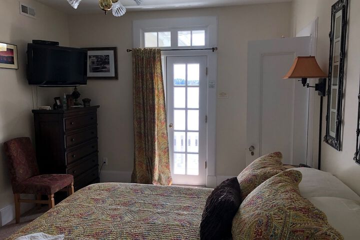 Room 28 of 51