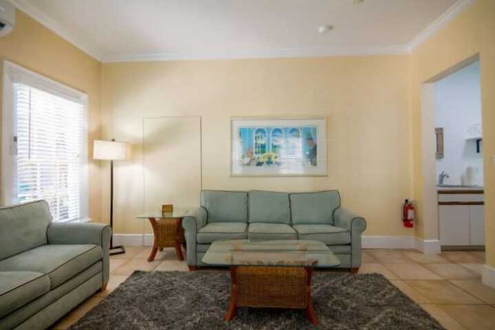 Room 93 of 171