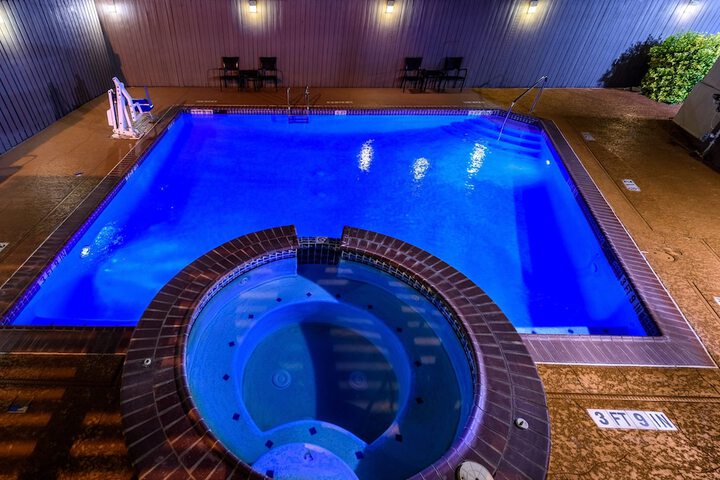Holiday Inn Express Hotel & Suites Bastrop by IHG