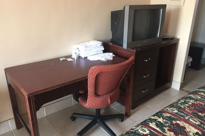 Room 32 of 39