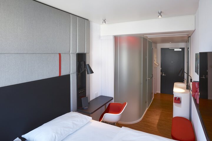 Room 21 of 36