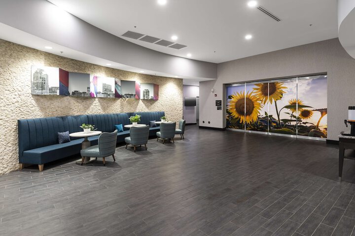 Hampton Inn & Suites Raleigh Downtown