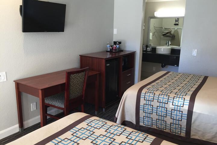 Room 26 of 37