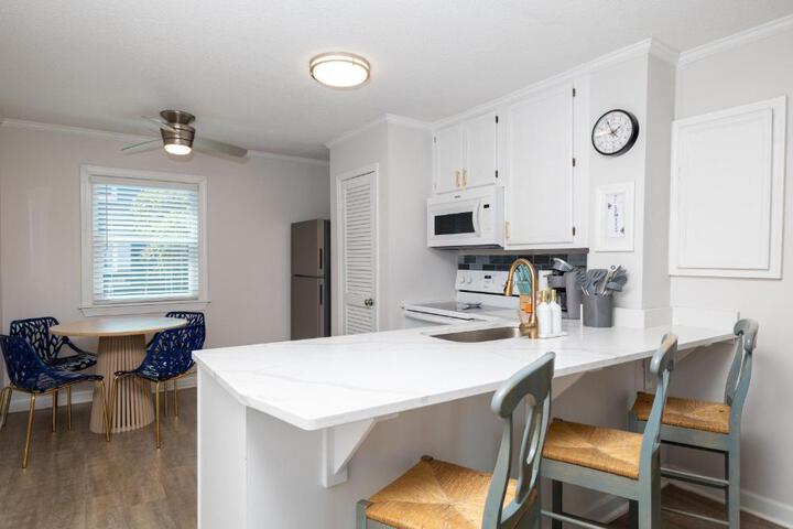 Embrace Oceanfront Elegance: Book Your Stay at Sunrise Oasis