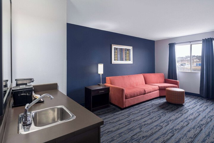 Room 19 of 28