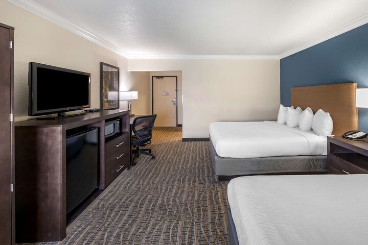 Room 22 of 34