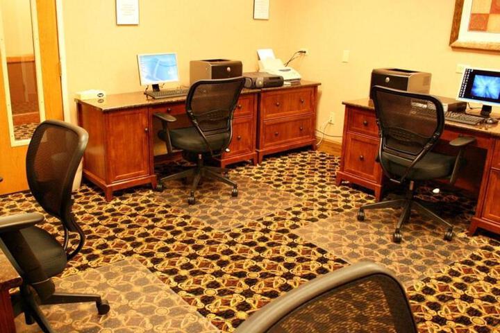 Crowne Plaza Chicago-Northbrook by IHG