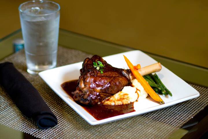 Dining 44 of 52